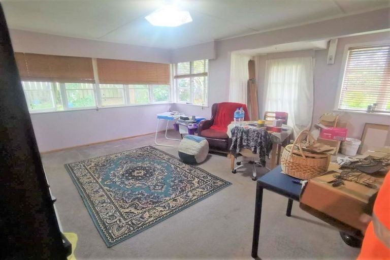 Photo of property in 21 Roberts Street, Tawa, Wellington, 5028