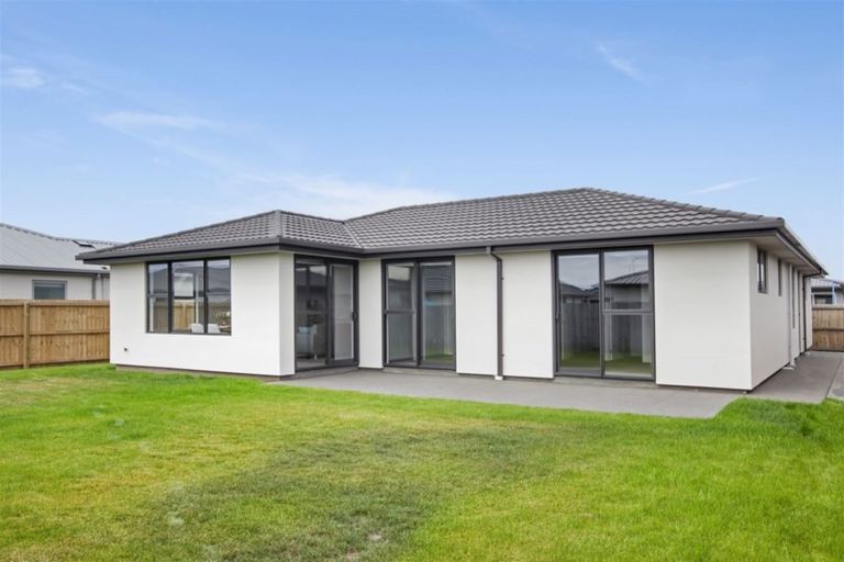 Photo of property in 10 Kingsbridge West, Burwood, Christchurch, 8083