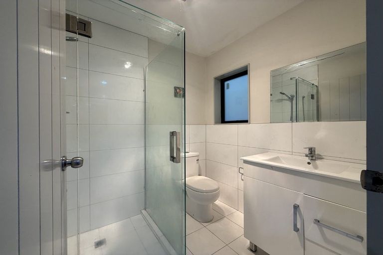 Photo of property in 21 Bangla Place, Massey, Auckland, 0614