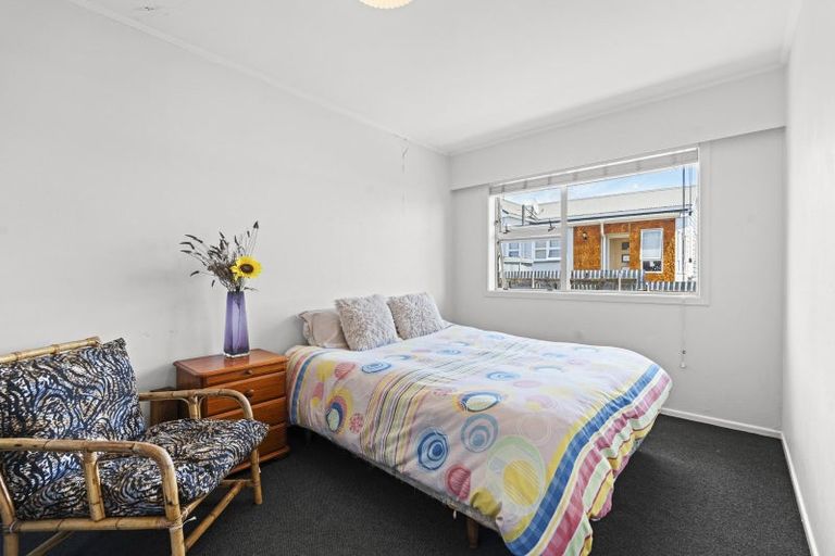 Photo of property in 2/194 Powderham Street, New Plymouth, 4310