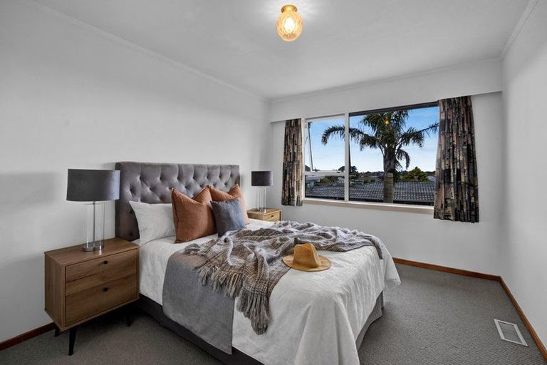 Photo of property in 12a Julian Place, Westown, New Plymouth, 4310