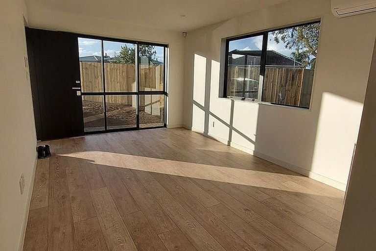 Photo of property in 29a Mackenzie Street, Te Atatu South, Auckland, 0610