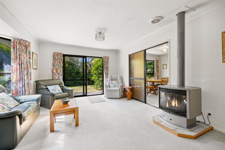 Photo of property in 7 Clivedon Place, Redwood, Christchurch, 8051