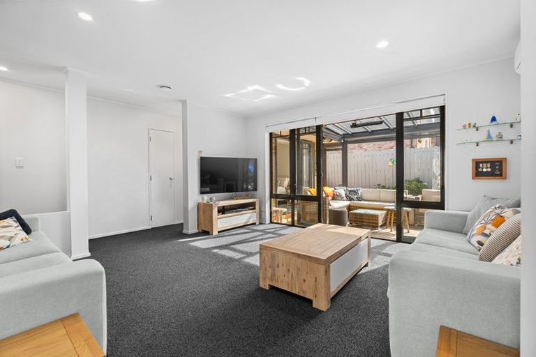 Photo of property in 108 Lakeside Drive, Orewa, 0931