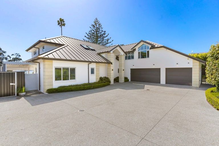 Photo of property in 40 Oceania Place, Mellons Bay, Auckland, 2014