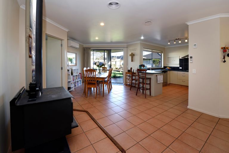 Photo of property in 35 Hollybush Drive, Brightwater, 7022