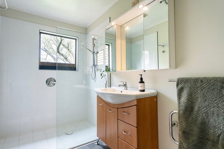 Photo of property in 119 Paekakariki Hill Road, Pauatahanui, Porirua, 5381