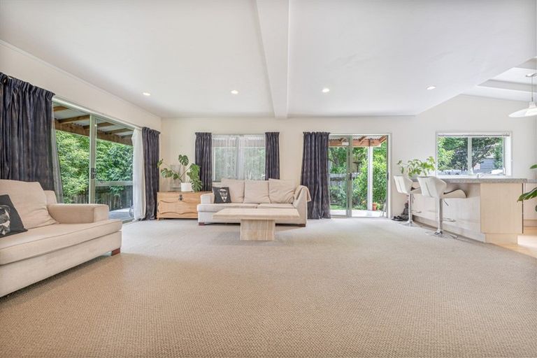 Photo of property in 205d Henderson Valley Road, Henderson, Auckland, 0612
