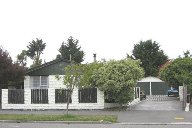 Photo of property in 16 Branksome Place, Parklands, Christchurch, 8083