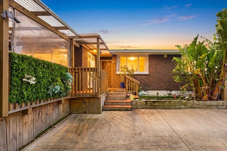 Photo of property in 209b Edmonton Road, Te Atatu South, Auckland, 0610