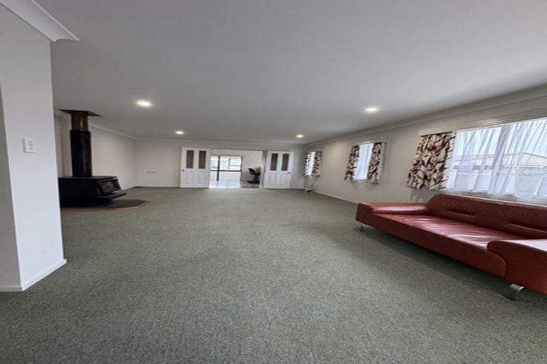 Photo of property in 11 Takanini Road, Takanini, 2112