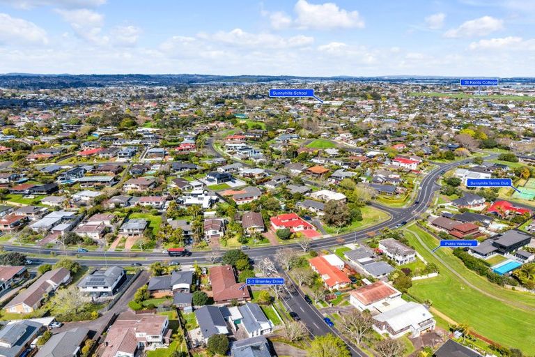 Photo of property in 2/1 Bramley Drive, Farm Cove, Auckland, 2012
