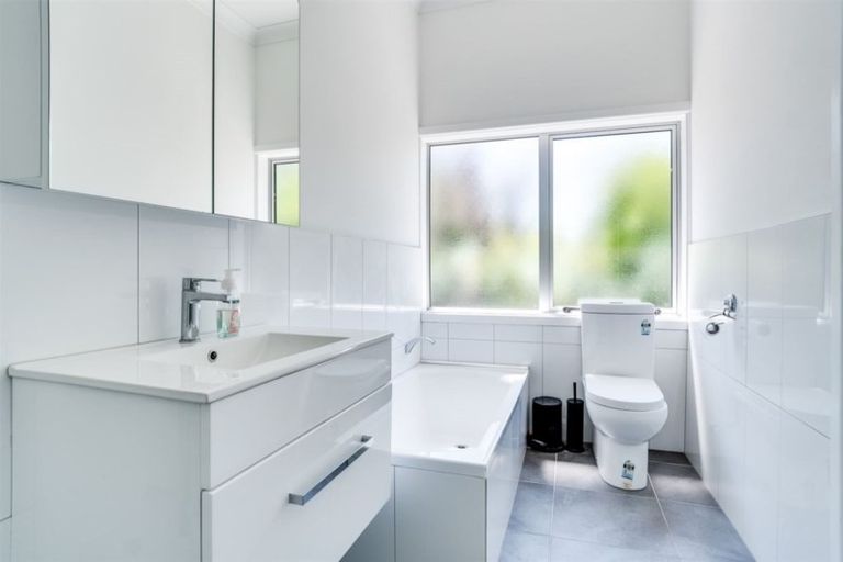 Photo of property in 30 Coote Road, Bluff Hill, Napier, 4110