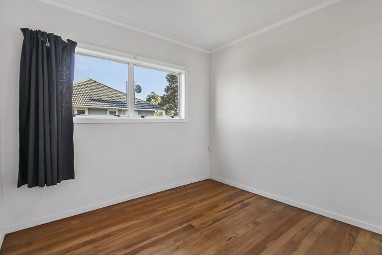 Photo of property in 40 Hereford Street, Te Atatu Peninsula, Auckland, 0610