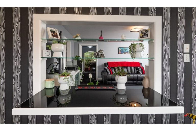 Photo of property in 21 Cross Street, Phillipstown, Christchurch, 8011