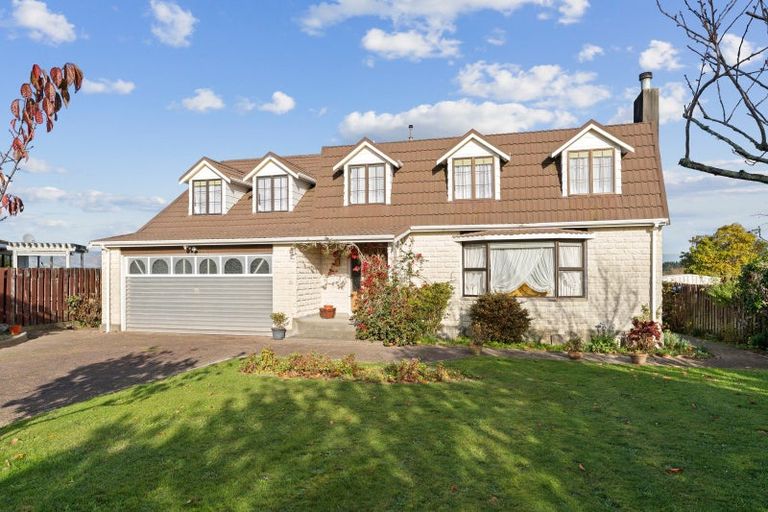 Photo of property in 43 Oriwa Crescent, Otaki, 5512