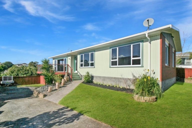 Photo of property in 3b Montana Place, Merrilands, New Plymouth, 4312