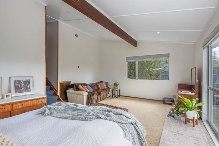 Photo of property in 12 Spenmoor Street, Newlands, Wellington, 6037