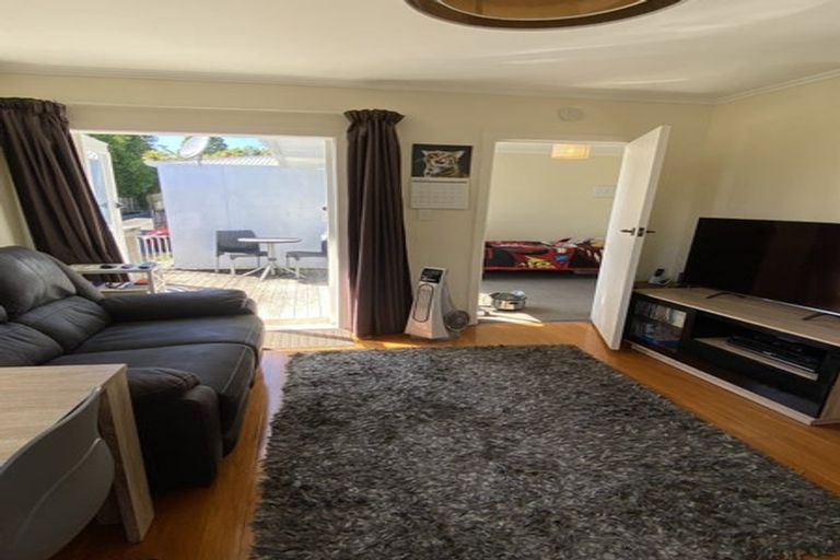 Photo of property in 91c Woodglen Road, Glen Eden, Auckland, 0602