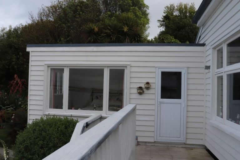 Photo of property in 80 Marine Parade, Bluff, 9814