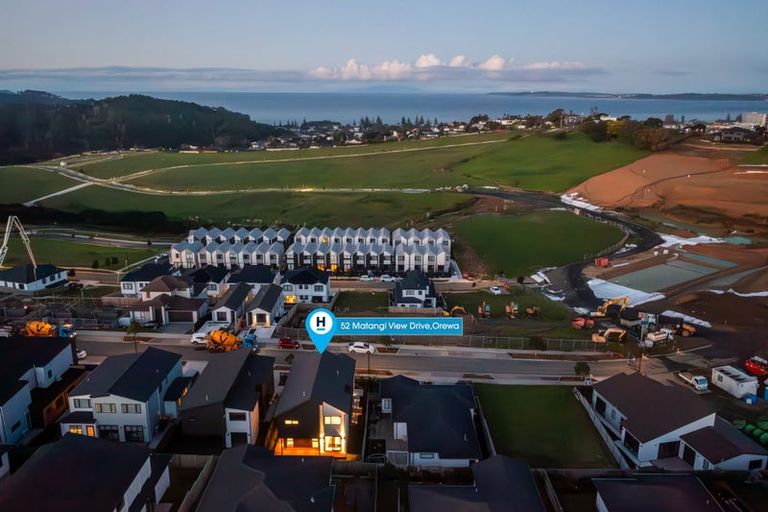 Photo of property in 52 Matangi View Drive, Orewa, 0931