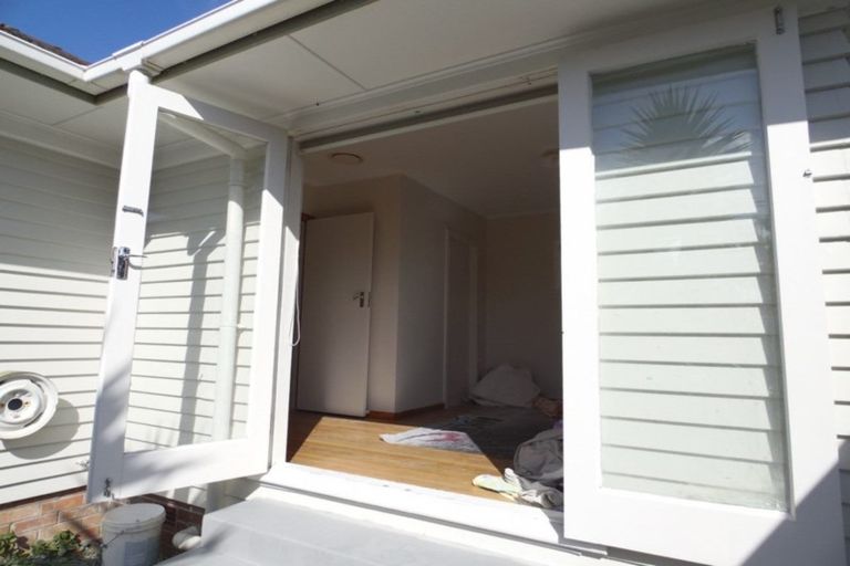 Photo of property in 81 Royal View Road, Te Atatu South, Auckland, 0610