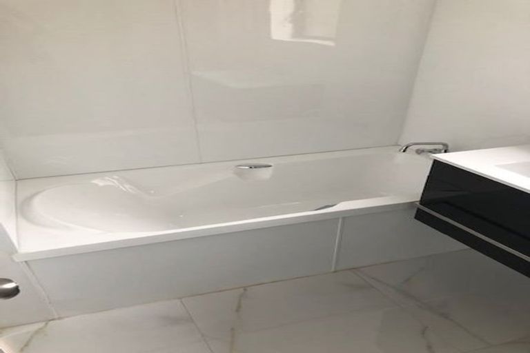 Photo of property in 2/328 Bucklands Beach Road, Bucklands Beach, Auckland, 2012