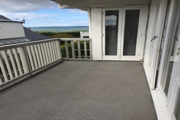 Photo of property in 4/221 Hurstmere Road, Takapuna, Auckland, 0622