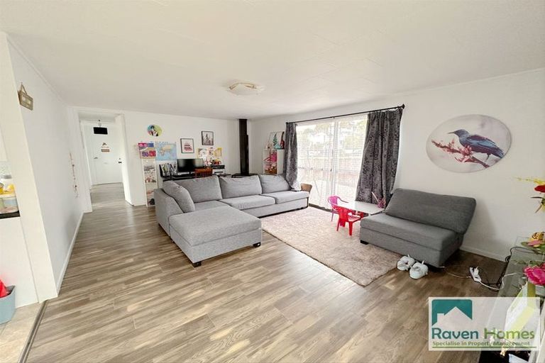 Photo of property in 1/16 Merton Avenue, Glenfield, Auckland, 0627