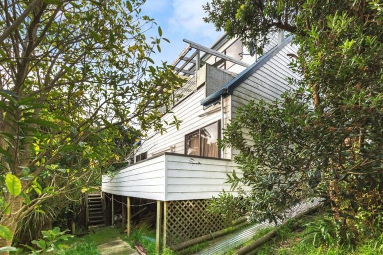 Photo of property in 3 Puketai Place, Pukerua Bay, 5026
