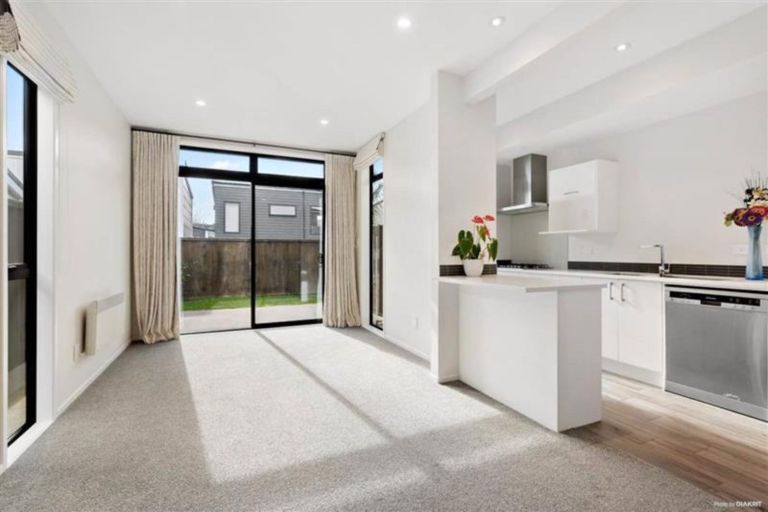 Photo of property in 26 Liquidambar Drive, Hobsonville, Auckland, 0616