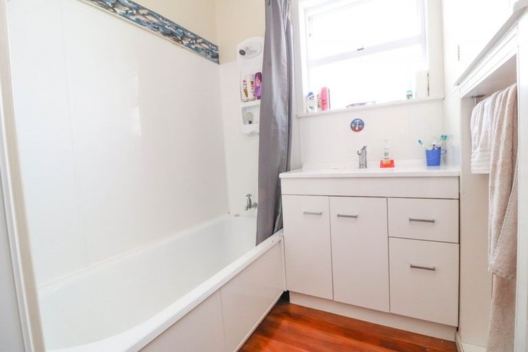 Photo of property in 211 Moanataiari Street, Thames, 3500