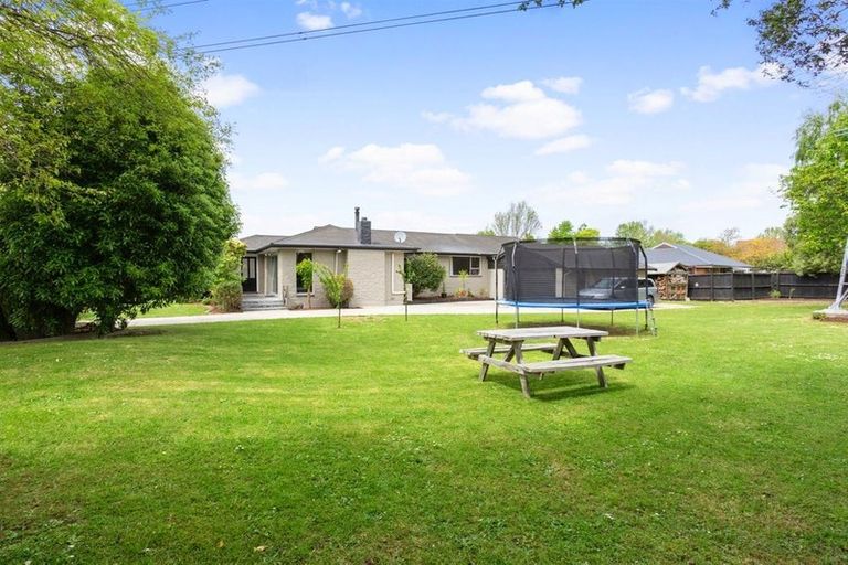 Photo of property in 25 Ambleside Drive, Burnside, Christchurch, 8053