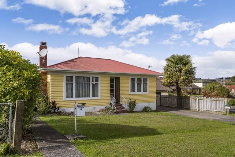 Photo of property in 6 Aotea Road, Glen Eden, Auckland, 0602