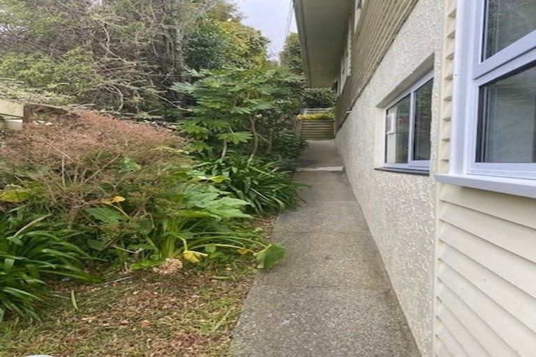 Photo of property in 10 Oriel Place, Tawa, Wellington, 5028