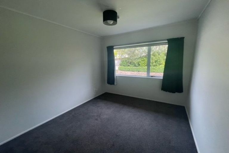 Photo of property in 2/11 Parramatta Place, Botany Downs, Auckland, 2010