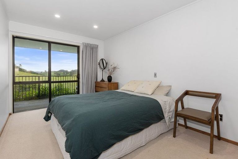 Photo of property in 18 Pataua Road North, Whareora, Whangarei, 0175