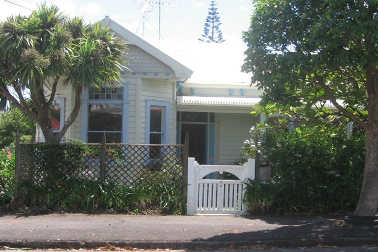 Photo of property in 15 Burgess Road, Devonport, Auckland, 0624