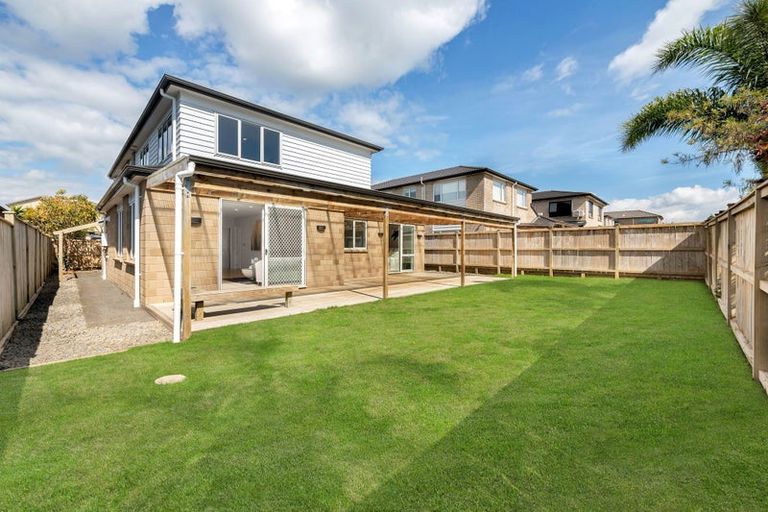 Photo of property in 23 Rohi Place, Flat Bush, Auckland, 2019