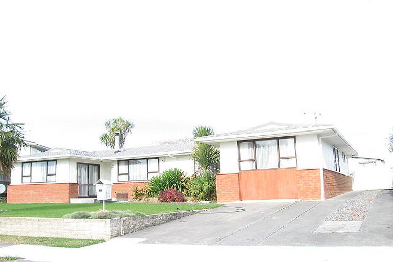 Photo of property in 68 Wynyard Crescent, Tamatea, Napier, 4112