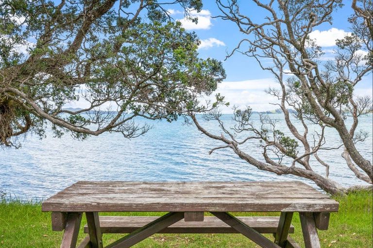 Photo of property in 51 Buckleton Road, Tawharanui Peninsula, Matakana, 0986