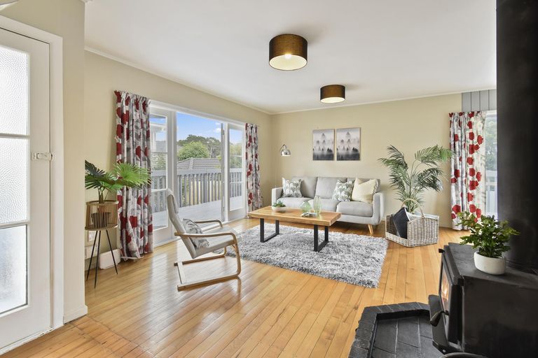 Photo of property in 47 Farquhar Road, Glendene, Auckland, 0602