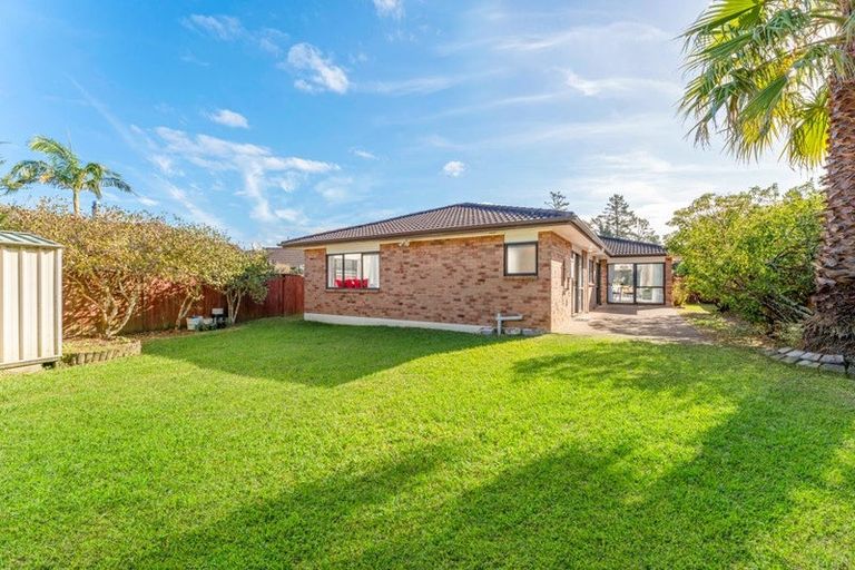 Photo of property in 52 Brookwood Drive, Henderson, Auckland, 0612