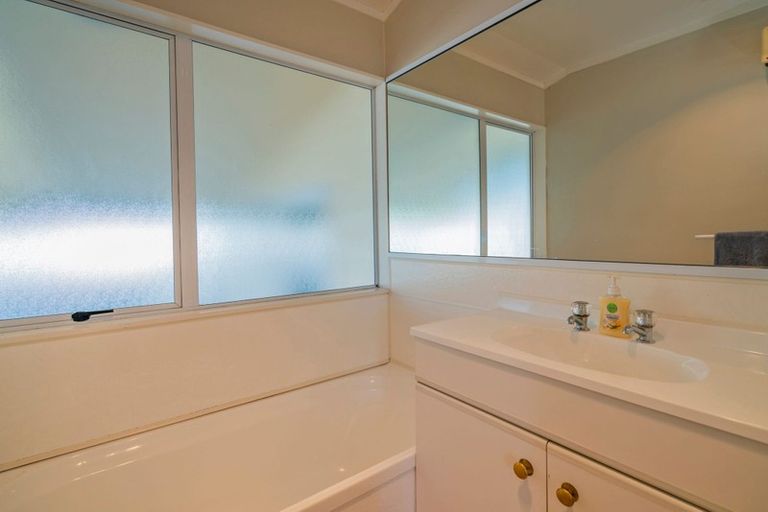 Photo of property in 28 Sarah Avenue, Whitianga, 3510