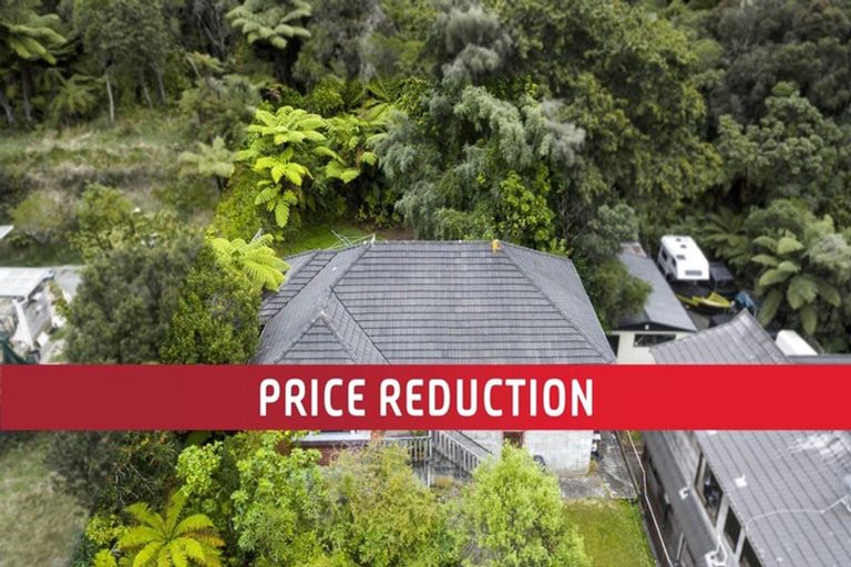 Photo of property in 18 Jocelyn Crescent, Pinehaven, Upper Hutt, 5019