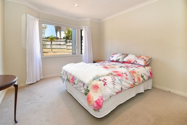 Photo of property in 8 Archer Rayner Place, Greenhithe, Auckland, 0632