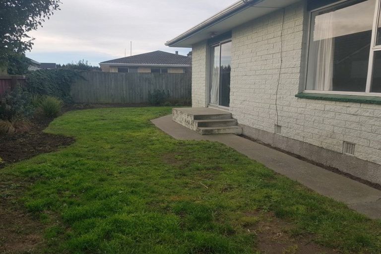 Photo of property in 2/7a Glen Place, Parklands, Christchurch, 8083