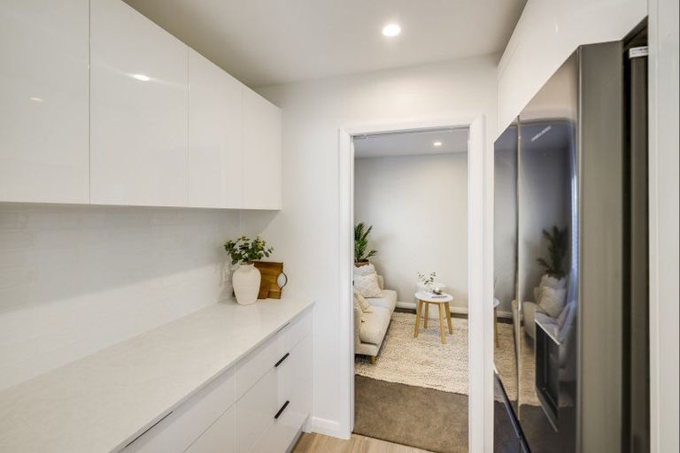 Photo of property in 9a Church Road, Taradale, Napier, 4112