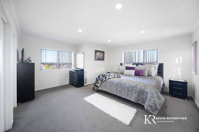 Photo of property in 5 Kereru Rise, Papakura, 2110