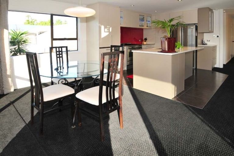 Photo of property in 40 Whangaparaoa Road, Red Beach, 0932